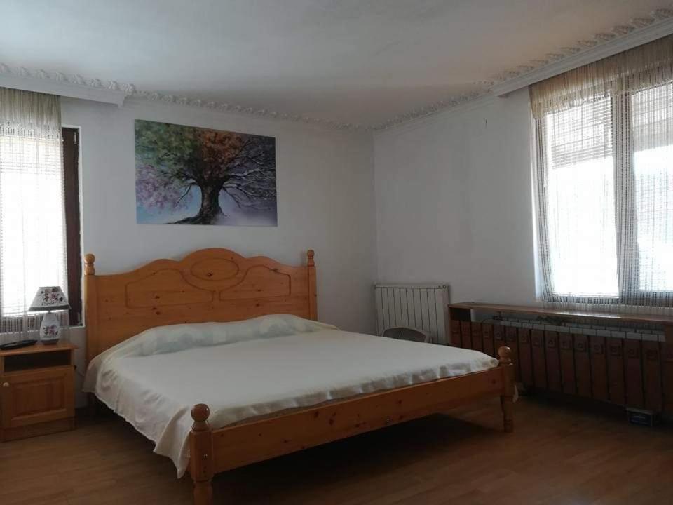 Чичо Томовата Колиба Hotel ตริยาฟนา ภายนอก รูปภาพ